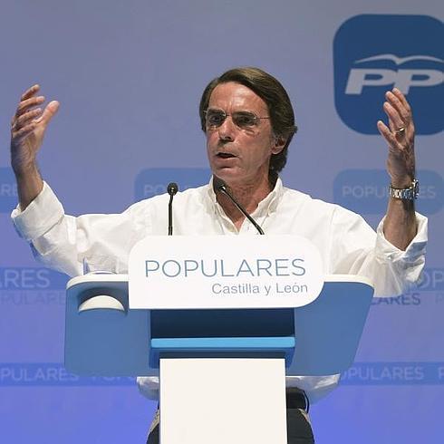 Aznar reprocha al PP y a Aguirre su trato a Botella