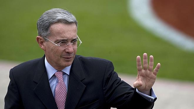 Detenido el hermano del expresidente colombiano Álvaro Uribe por presuntos vínculos con los paramilitares